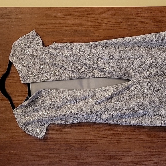 Dress - Picture 5 of 9